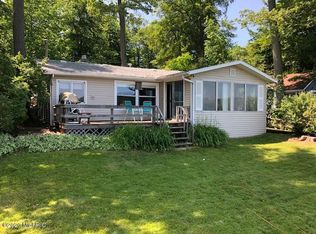 151 S Beechwood Dr, Stanton, MI 48888