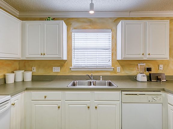 4th image of 7344 Ironside Ct