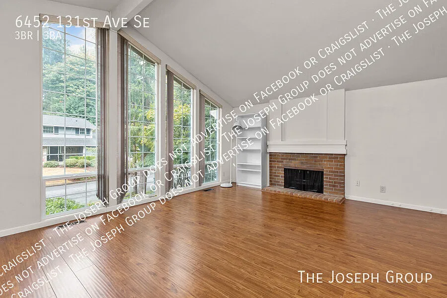 Stunning 3-Bedroom Retreat in Bellevue! — Photo 2