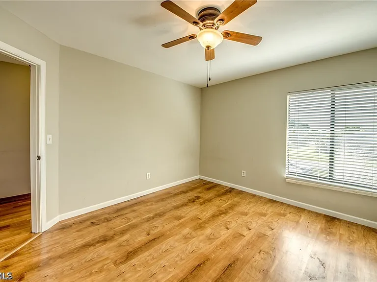 4616 SE 6th Ave #202 — Photo 18