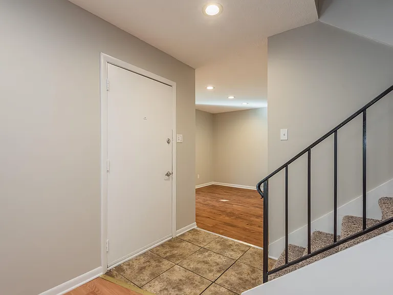 502 Cedartop Ln #B — Photo 13