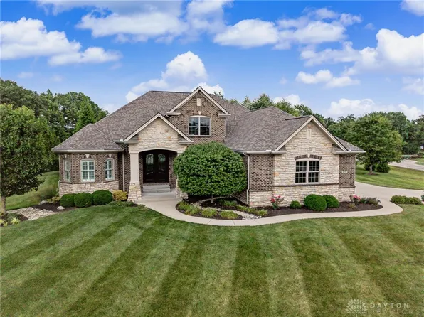 696 Treeline Ct, Springboro, OH 45066