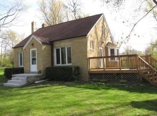 1606 S Arcadian Dr, New Berlin, WI 53151