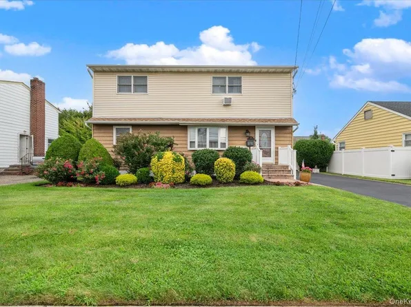 210 N 5th Street, Bethpage, NY 11714