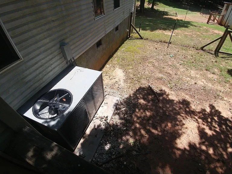 Sharon Rd — Photo 22