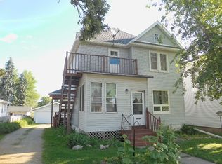 315 E Oak St, Juneau, WI 53039