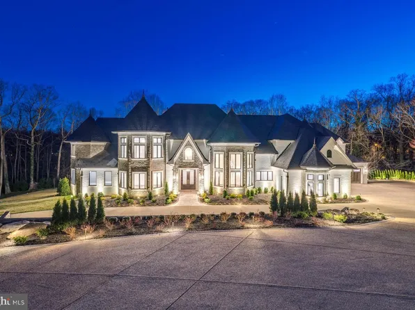 1332 McCay Ln, McLean, VA 22101