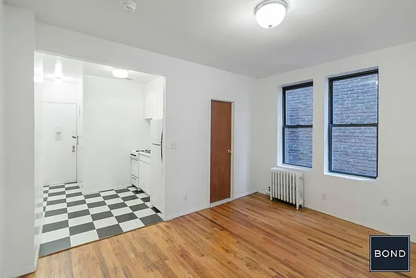 Rented by Bond New York | media 28