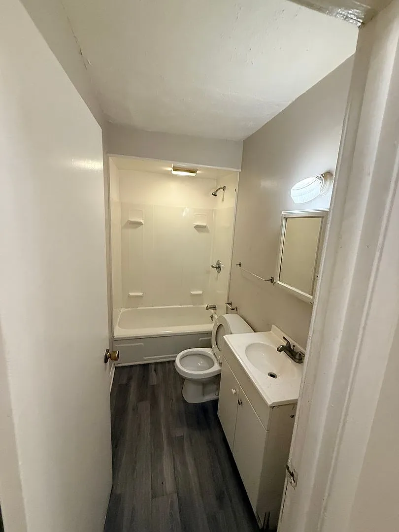 1765 Noble Realty LLC — Photo 3
