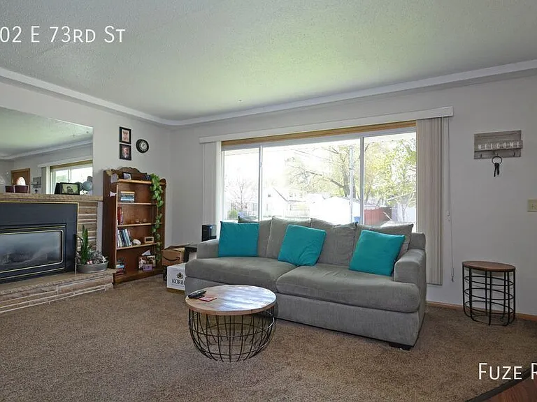 602 73rd St E — Photo 3