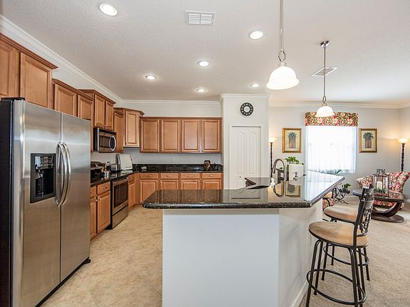 5th image of 1318 Island Green St