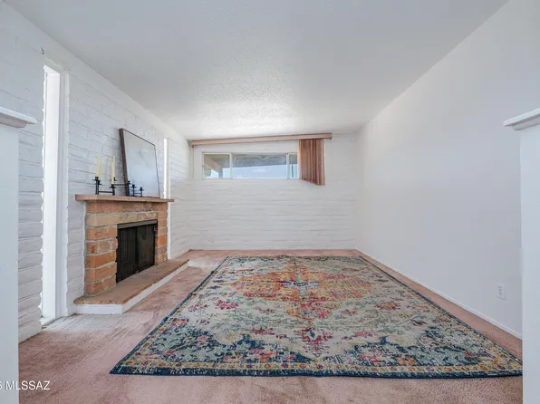 8249 E 19th St, Tucson, AZ 85710