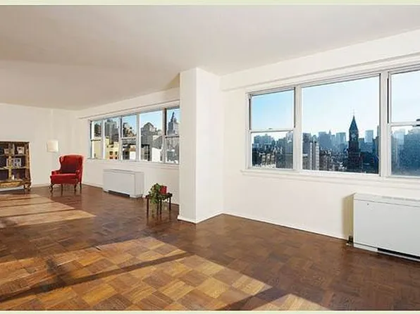 101 West 12th Street image 1 of 3