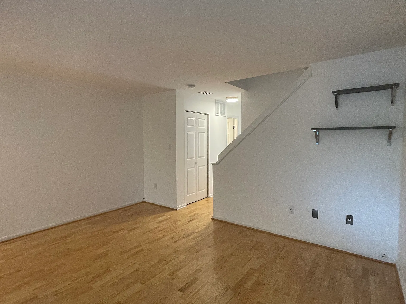 2 bed, 1.5 bath, 1032 sqft, $2,450 — Photo 4