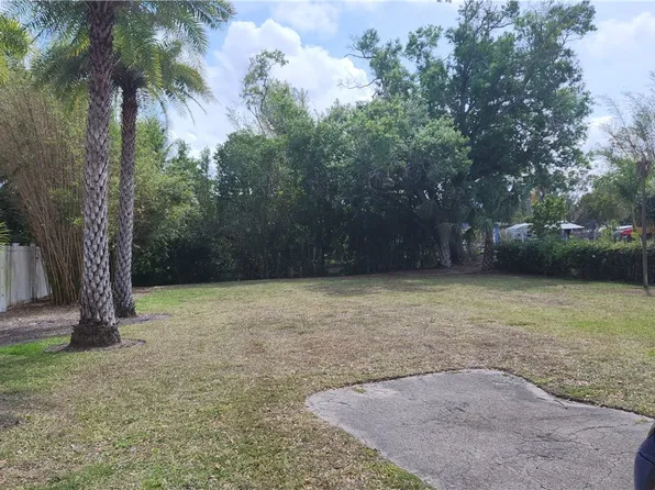4528 E Riverside Dr, Fort Myers, FL 33905