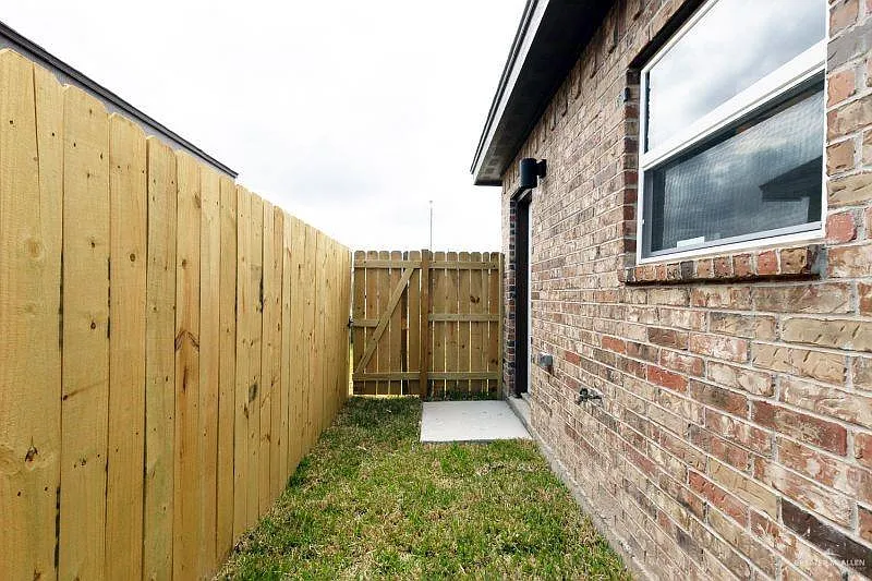 2 bed, 2.0 bath, 943 sqft, $950 — Photo 4