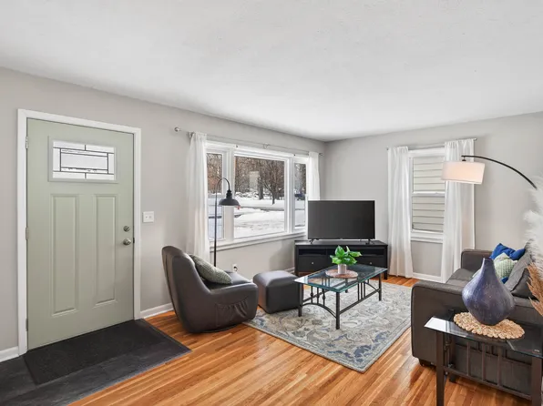 422 Jefferson Ave S, Hopkins, MN 55343