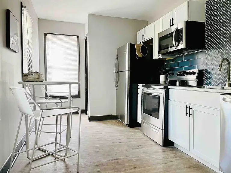 133 Washington Ave #4 — Photo 4