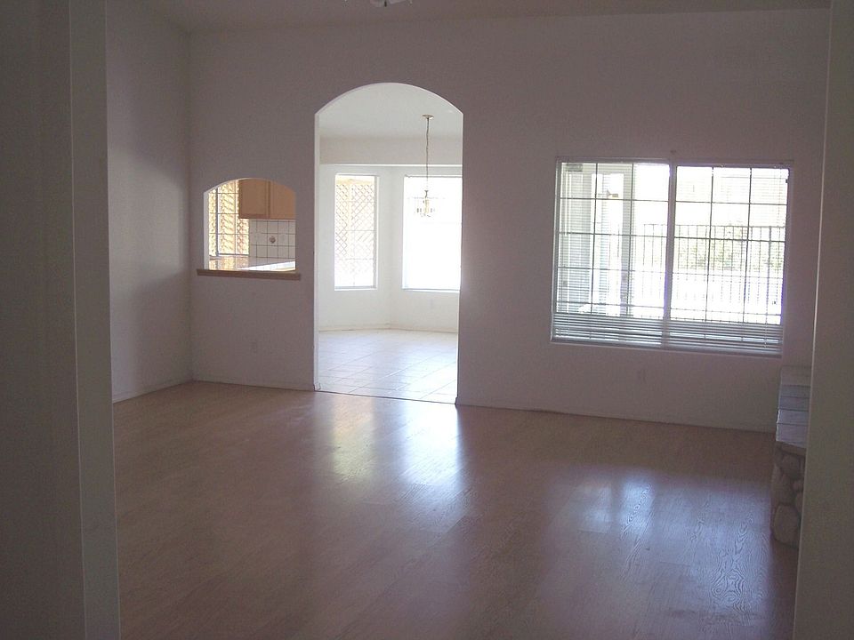 2nd image of 3402 Trojes Ave