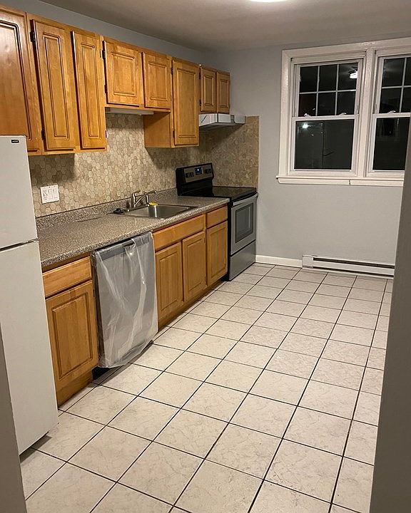 2nd image of 10 Orlando St #5