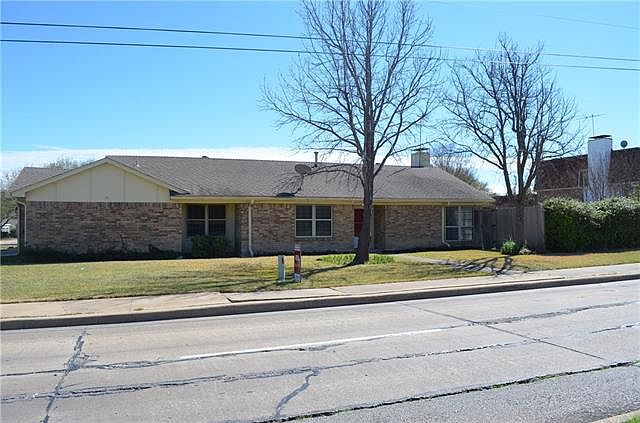 1st image of 5545 Club Crest Dr