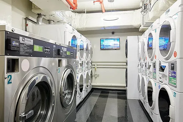 Rented by Manhattan Realty Group | media 12