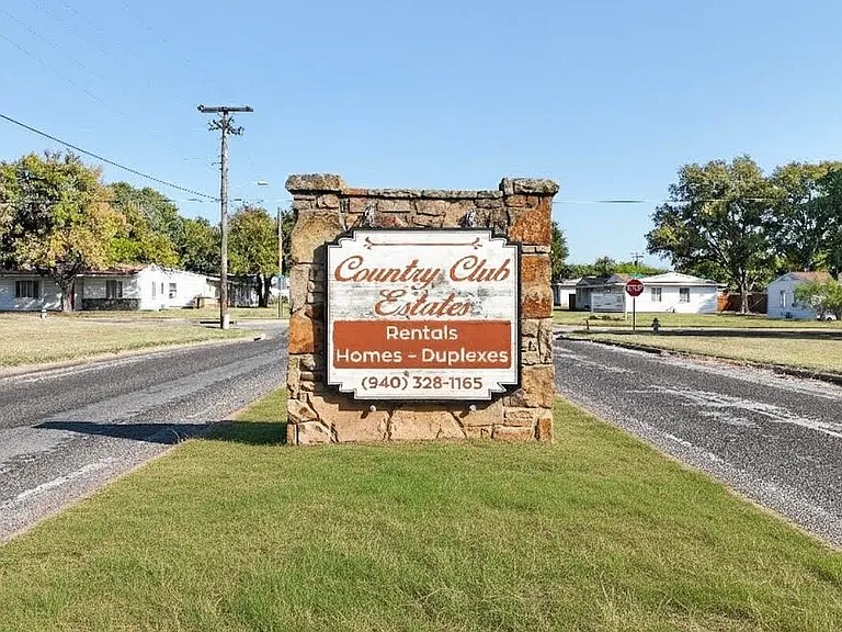 Country Club Estates — Photo 2