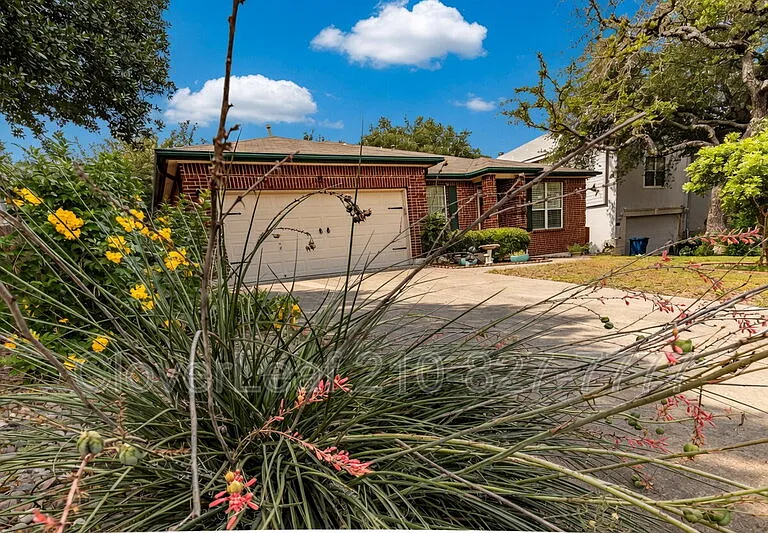 22714 Sabine Smt — Photo 3