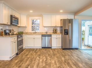 51 Lang St, Springfield, MA 01104