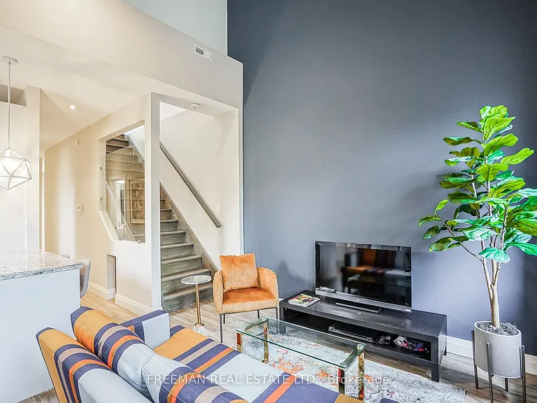 50 Russell St #2 — Photo 4