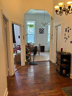 Rented by Avenues Real Estate | media 9