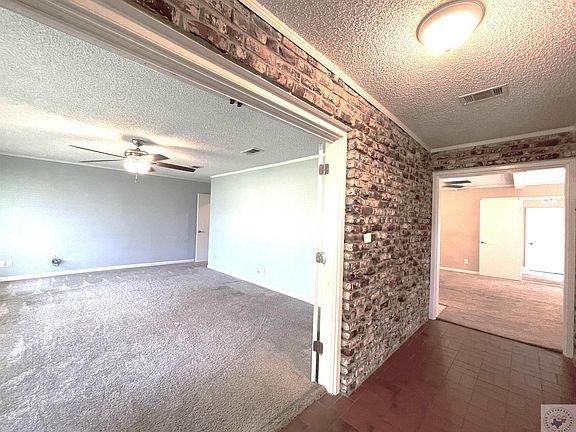 3rd image of 725 Johnson Ave