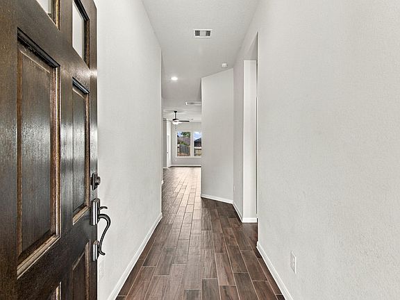 4th image of 119 Winged Elm Ct