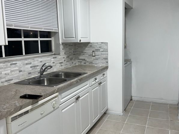 8713 SW 5th St APT 208