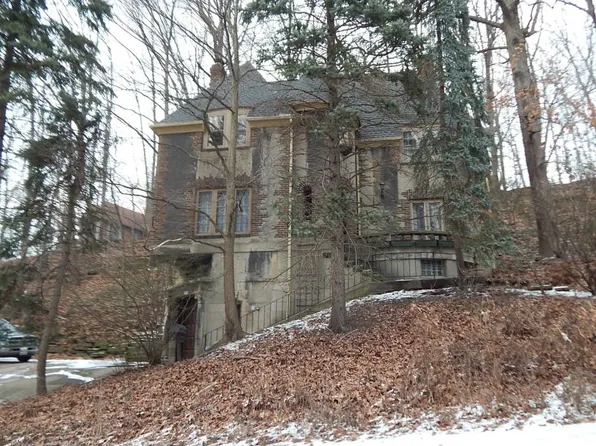 1731 Beverly Hills Dr, Euclid, OH 44117