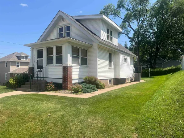 1680 Ashton Pl, Dubuque, IA 52001