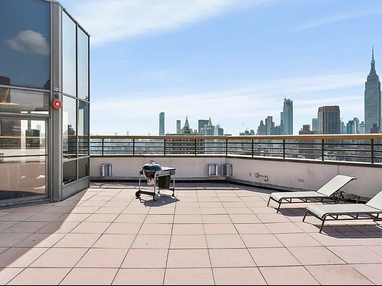 630 1st Ave #32A — Photo 21