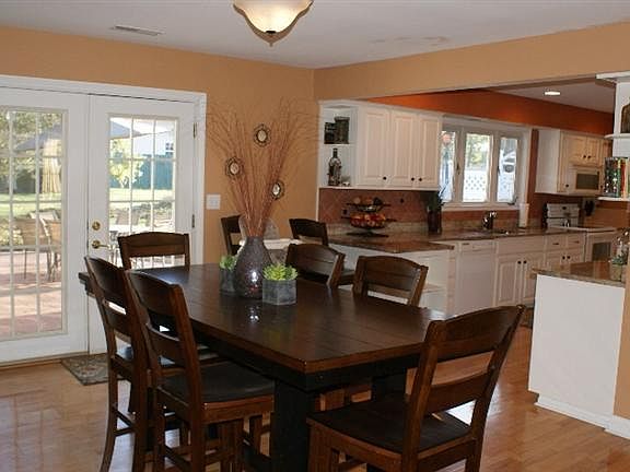 4th image of 604 Heatherdale Dr
