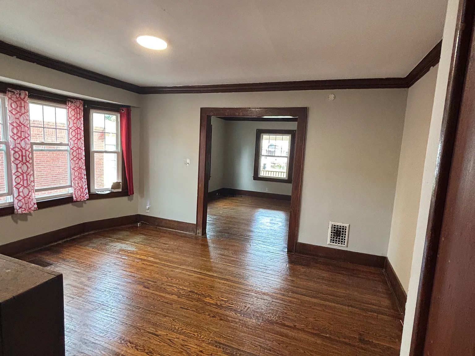 3 bed, 1300 sqft, $1,800 — Photo 3