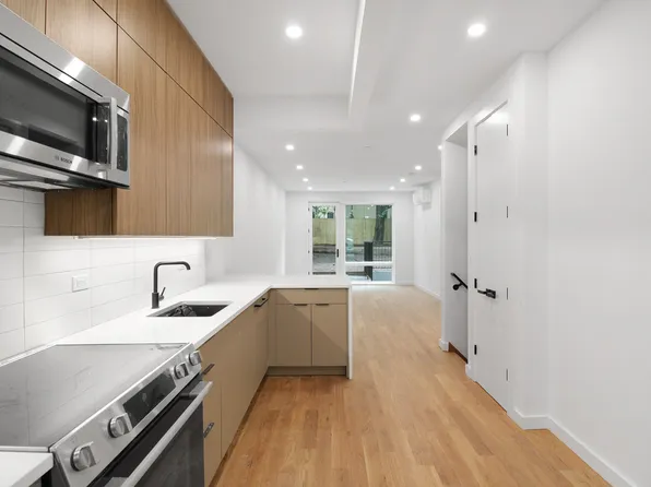 87 Carlton Avenue image 12 of 21