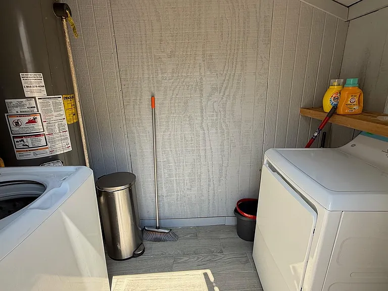 1802 E University Ave #A — Photo 16