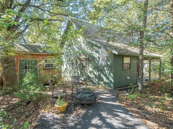 281 Lakeview Dr, Wills Point, TX 75169