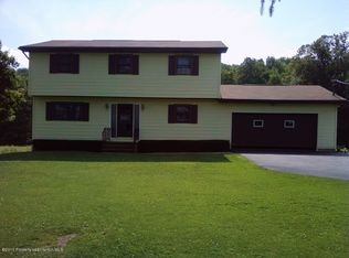 2414 Marshbrook Rd, Factoryville, PA 18419