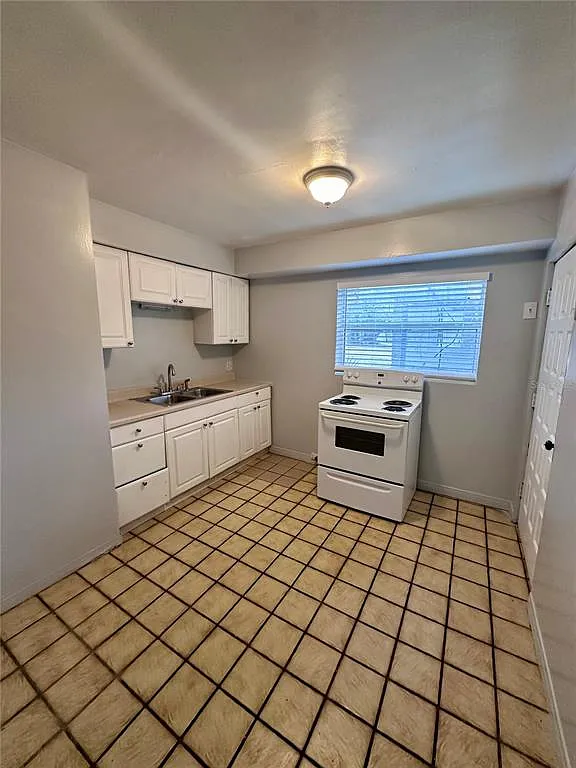 2 bed, 1.0 bath, 800 sqft, $1,350 — Photo 3