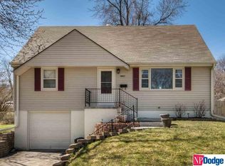 8807 Westridge Dr, Omaha, NE 68124