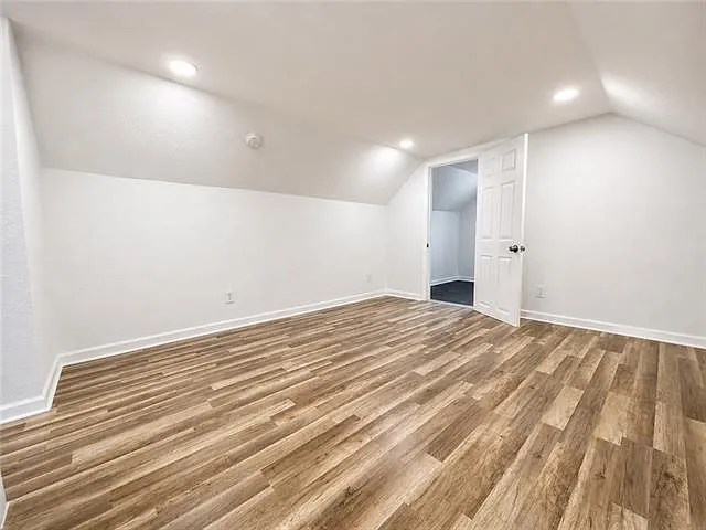 433 Homer St — Photo 16