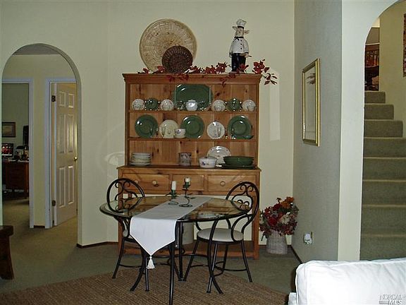 3rd image of 145 Presidential Cir