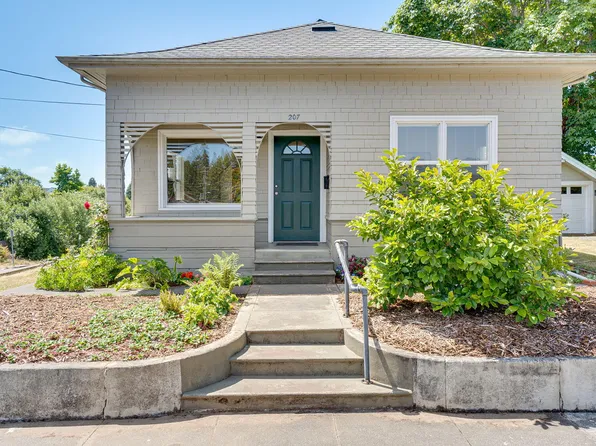 207 12th St, Arcata, CA 95521