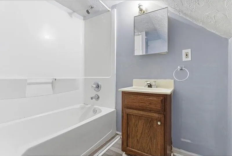 1 bed, 1.0 bath, 700 sqft, $950 — Photo 4