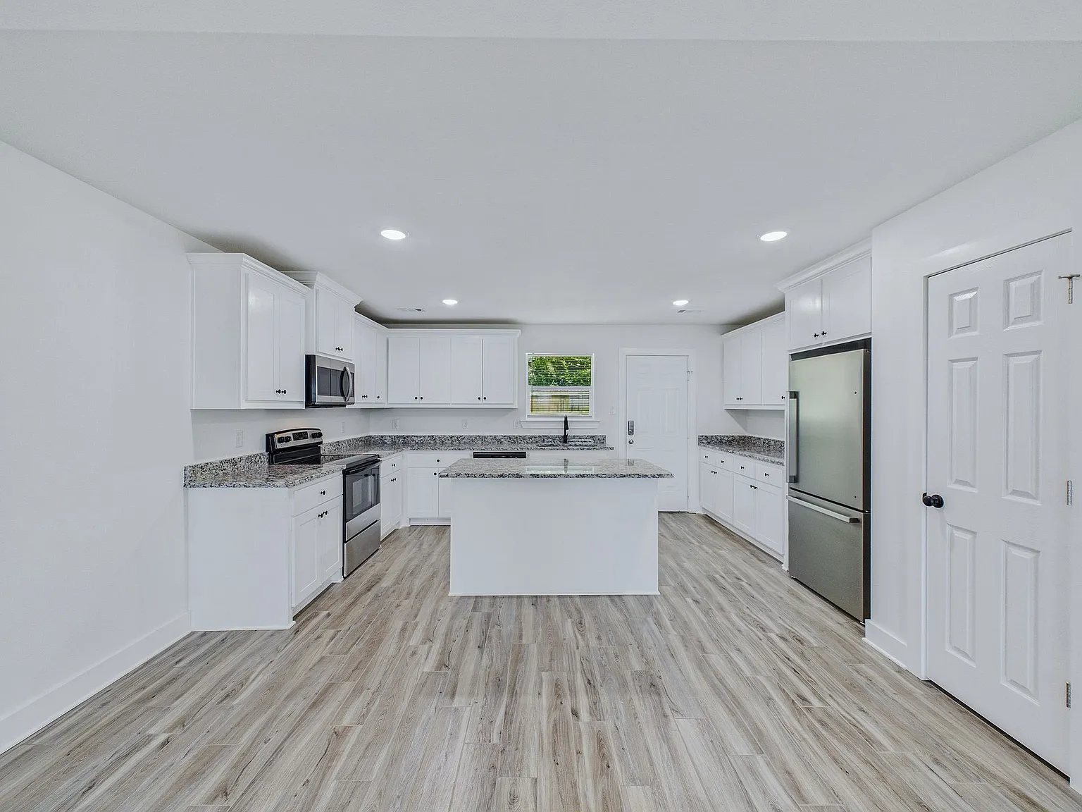 125 Coal Mountain Rd — Photo 2